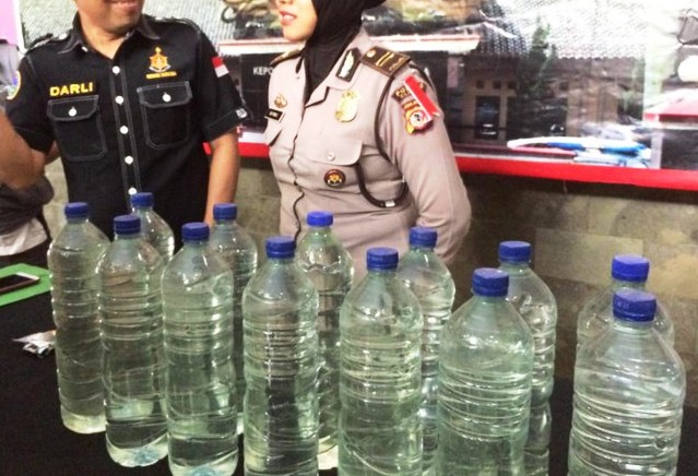 Pengedar Miras Oplosan Jenis Ciu di Ciamis Terncam 15 tahun Penjara