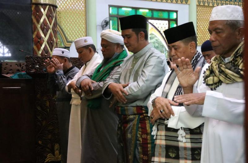 Petinggi Pemerintahan Bintan Sholat Idul Fitri Bersama