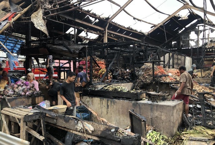 Kebakaran, Puluhan Pedagang Pasar Induk Caringin, Kota Bandung  Kehilangan Lapak