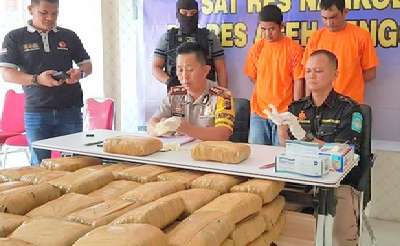 Alamak, Dua Oknum Polisi Jadi Kurir Ganja 130 KG