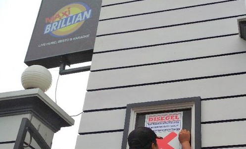 Karaoke Tari "Telanjang" di Blitar di Tutup