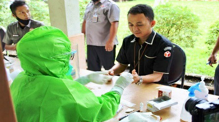 Seluruh Jajaran Bawaslu Kuansing Lakukan Rapid Tes, Jelang Pengawasan Coklit