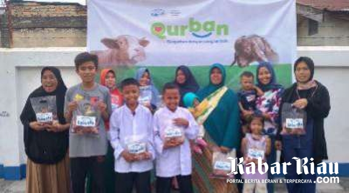 Daging Qurban Amanah Para Donatur Disalurkan Rumah Yatim Cabang Riau Pada Ratusan Warga