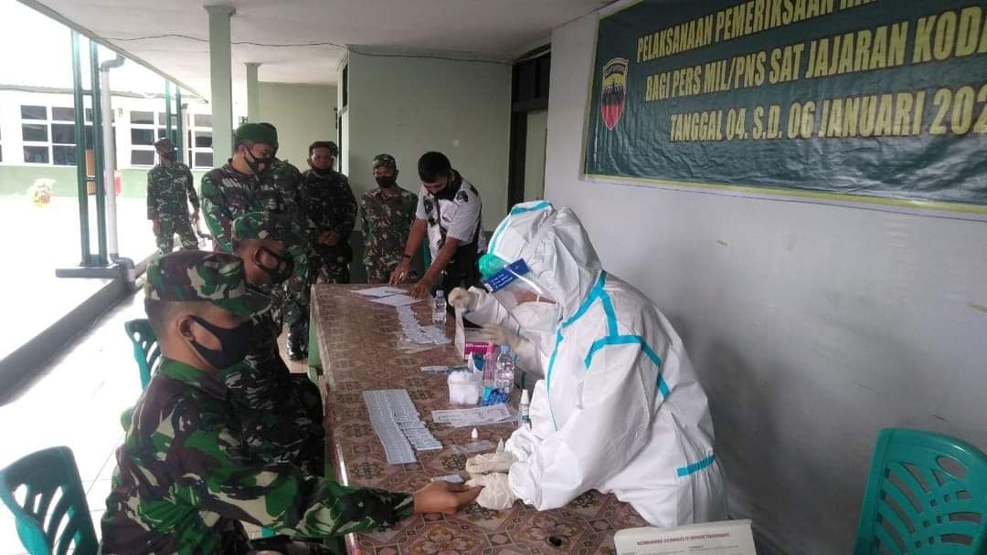Putuskan Penyebaran Covid-19, Personil Kodim 0302 Inhu Gelar Rapit Test