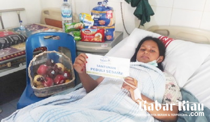 Bantuan Peduli Sesama Rumah Yatim untuk Mutiara Diosalurkan Pada Korban Kecelakaan Lalu Lintas Riau