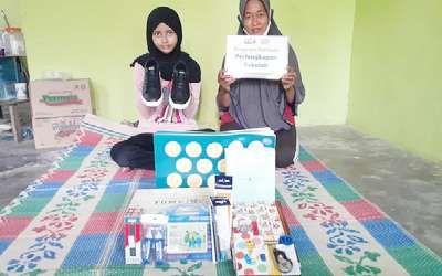 Ditinggal Ayah, Laila di Riau dengan Keterbatasan Masih Berprestasi