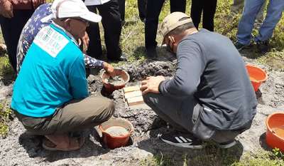 Peletakan Batu Pertama Pesantren Rusli Al Saadah, Ketua Santan NU Disambut Ketua Taman Sari 
