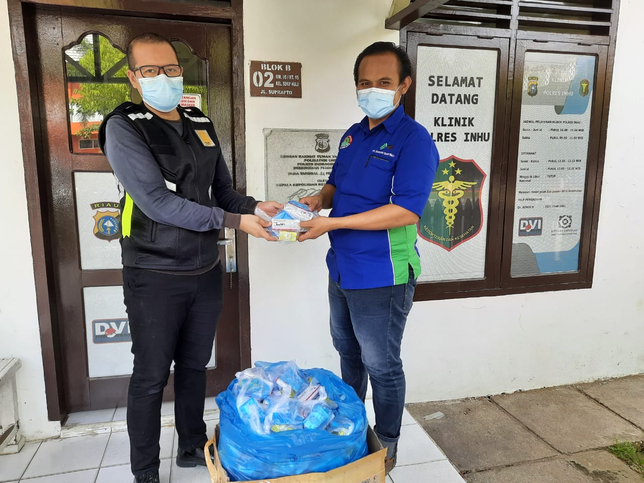 Salut! SSR Group dan Polisi Inhu Salurkan Bantuan Obat Corona