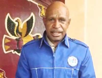 Pendeta Yones Wenda Ingatkan Pendukung Papua Merdeka tidak Pakai Simbol Injil