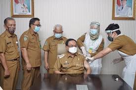 Dinkes Inhil Bantah Ada Warga Sakit Usai Vaksinasi