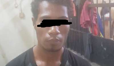 Bersimbah Darah Ditebas 4 Kali, Tangan Putus Pedang Menancap Dikepala Istri di Riau Tewas