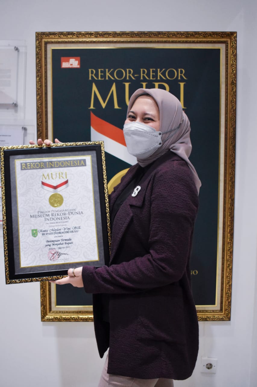 MURI, Rezita Yopi Menjadi Bupati Perempuan Termuda Indonesia