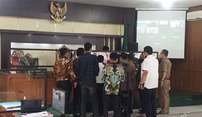 Perilaku Kuasa Hukum KLHK Saat Sidang Gugatan Limbah TTM Blok Rokan "Dicurigai"