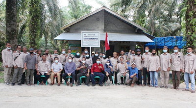 WEI Torehkan Sejarah di Riau, Pertama Kalinya Petani Sawit Swadaya di Inhu Terima Sertifikat RSPO