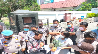 Mahasiswa Labuhan Batu Geruduk Kantor PT. HPP, Manajemen Bungkam