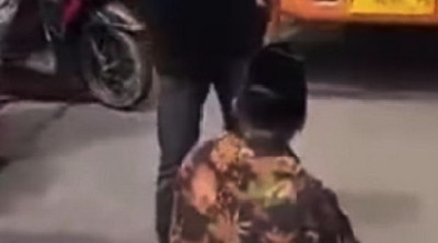 Perbup Diabaikan, Dewan Ini Duduk Dijalan Menghentikan Kegiatan Truk Tambang