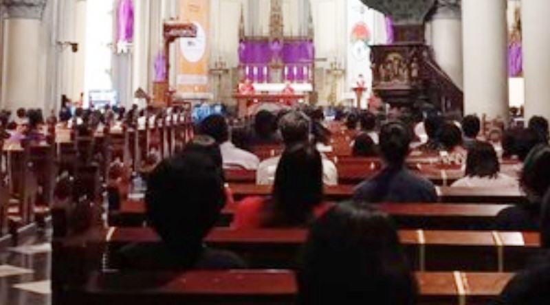 Jumat Agung di Gereja Katedral Jakarta, Romo; Semua Semakin Mengasihi