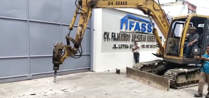 Warga Sekitar Keberatan Dan Resah Dengan Keberadaan CV Fass Di Jalan Letda Sujono