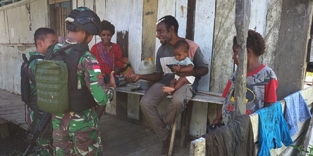 Warga Perbatasan Bangga Dikunjungi Prajurit Pos Towe Hitam Satgas Pamtas RI-PNG Yonif 126/KC