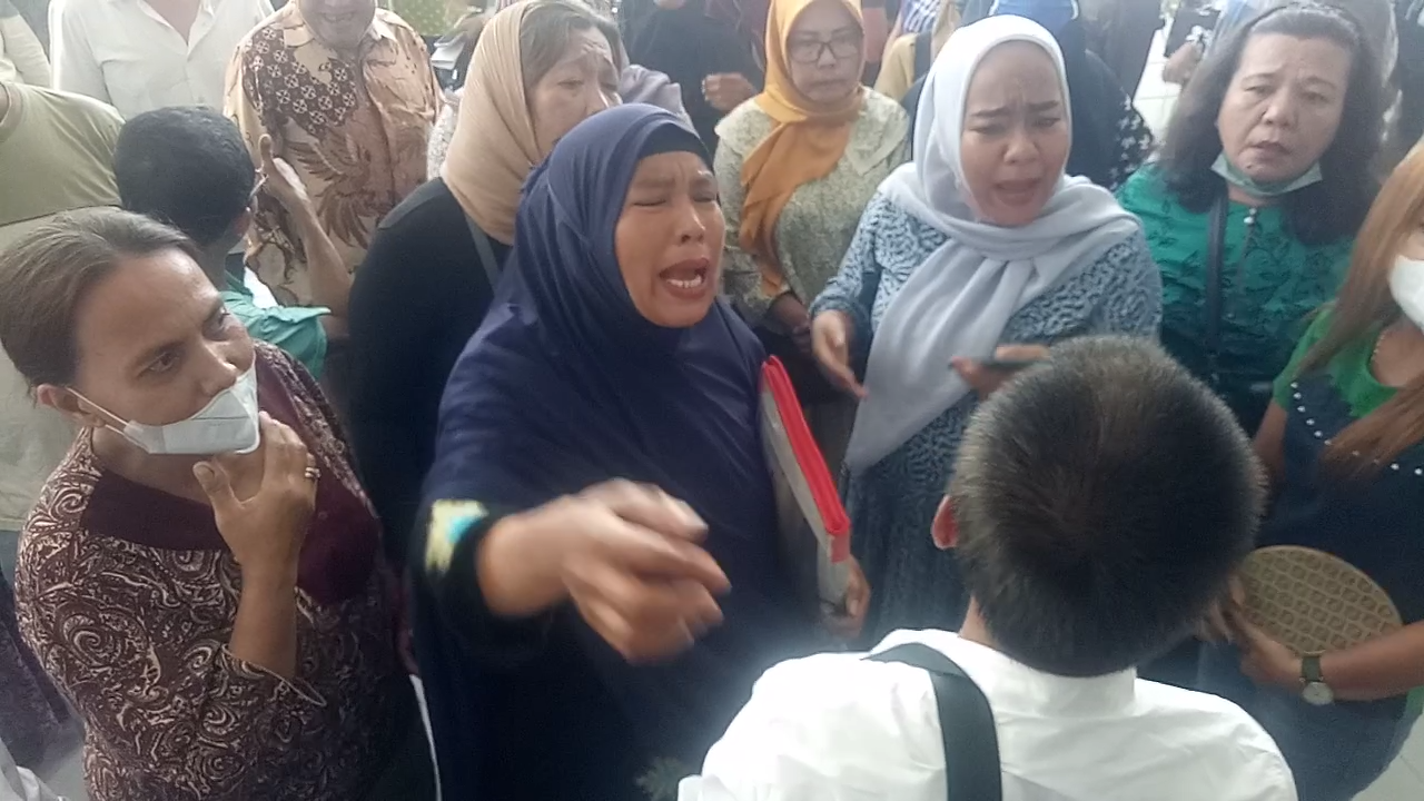 Pedagang Korban Kebakaran Di Paksa Berhutang Oleh PUD Pasar Kota Medan Untuk Mendapatkan Kios di Pasar Aksara Baru