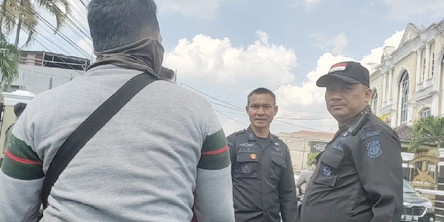 Mak, Aksi Heroik Pemuda Berpakaian LIRA Hadang Jambret di Jalan Durian Pekanbaru