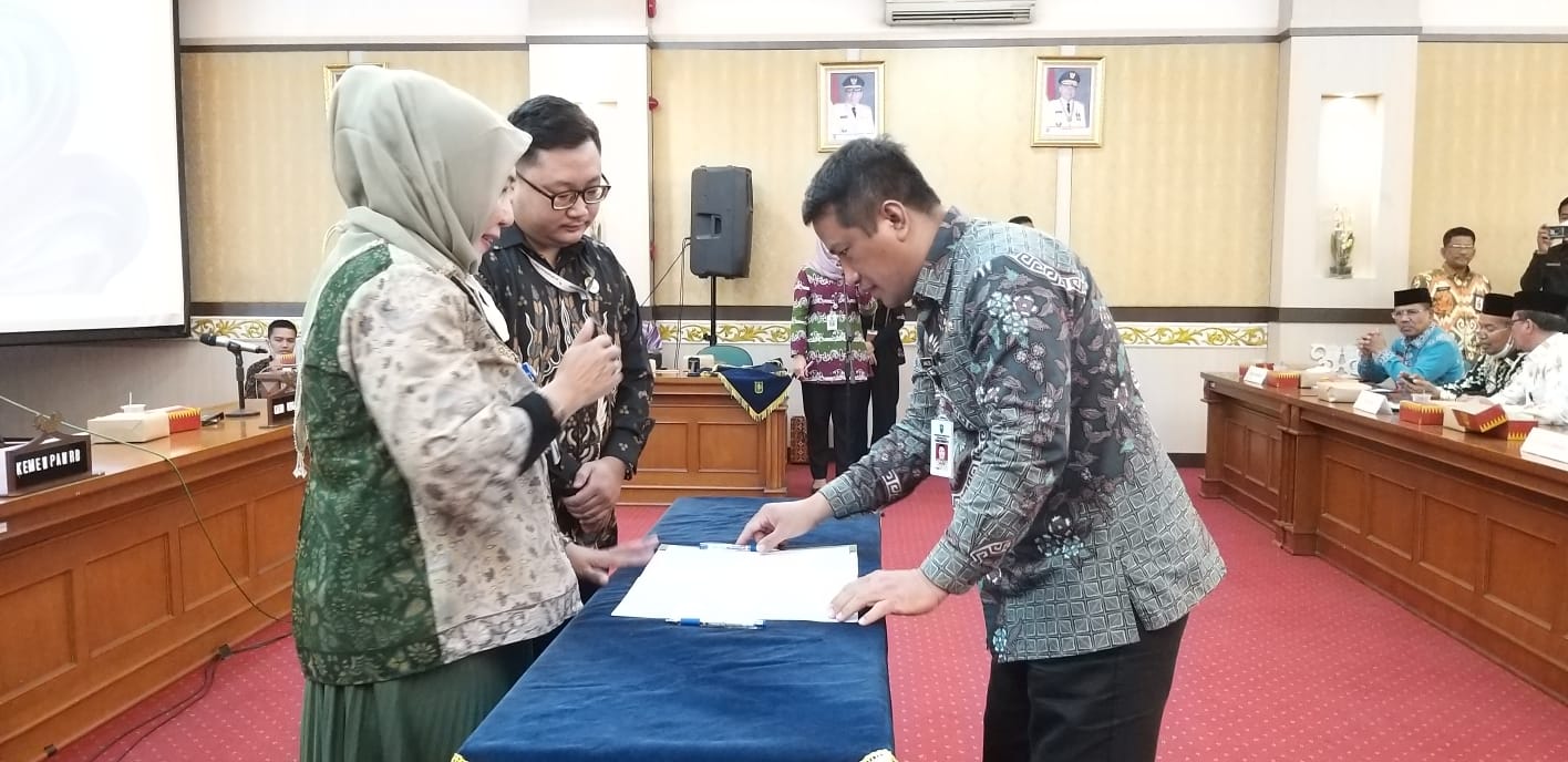 Kelola SP4N-LAPOR, Pemkab Inhu Terbaik II Riau 