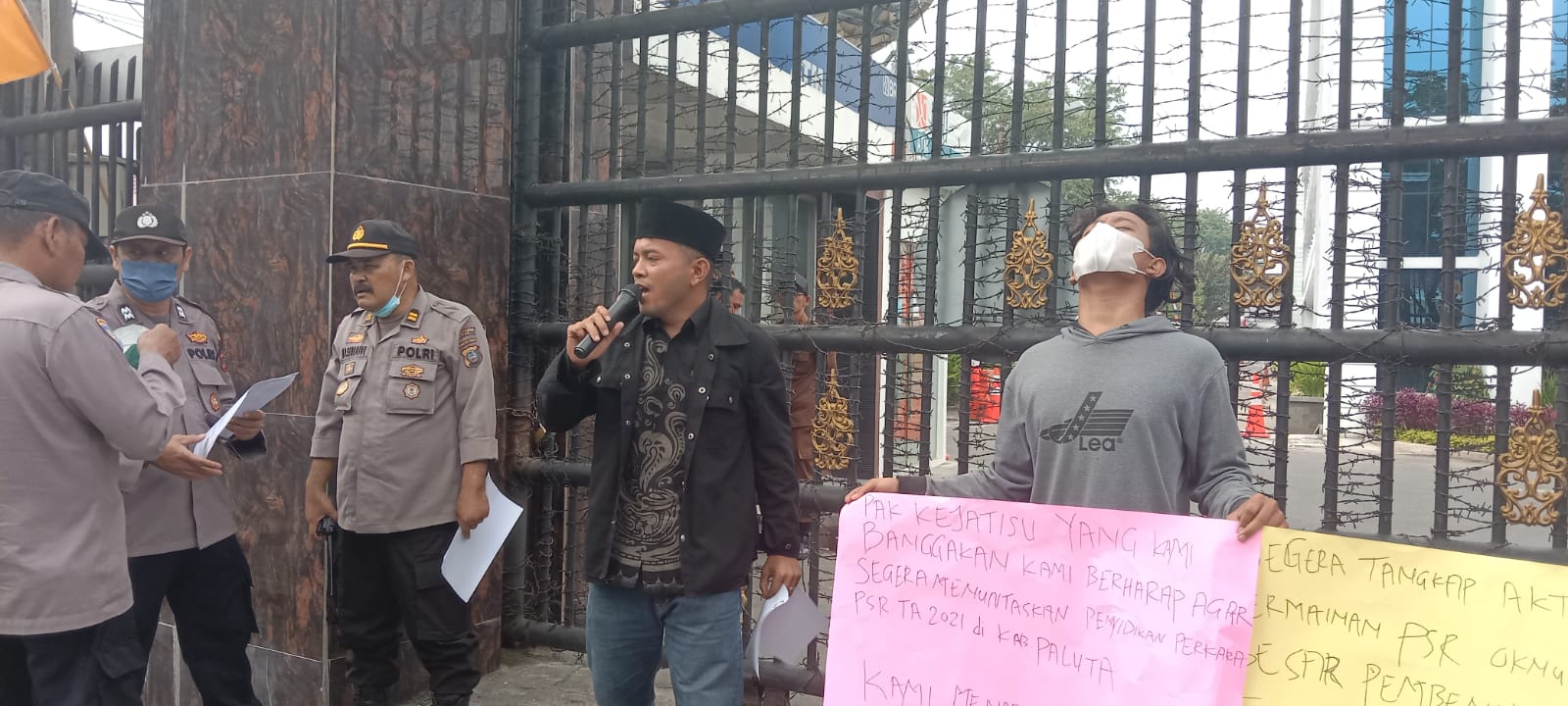 FAM - SU Geruduk Kejatisu : Usut Dugaan Korupsi PSR di Dinas Pertanian Paluta 