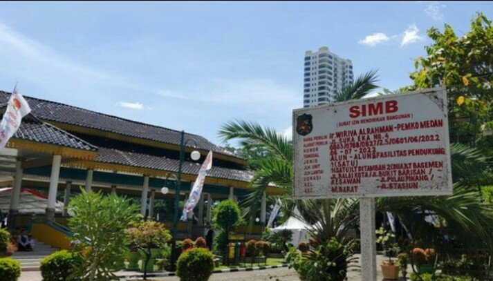 Lapangan Merdeka Di Lubangi, Kontraversi AMDAL, Penebangan Pohon dan Perubuhan Tugu Titik Nol Kota Medan