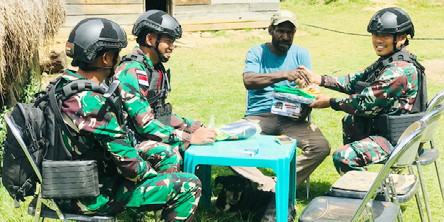 Satgas Yonif Mekanis 203/AK Laksanakan Komsol dan Ajangsana di Daerah Lanny Jaya Papua