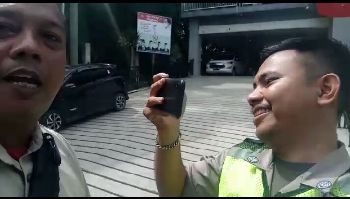 Langgar UU PERS No.40 Satpam DPRD  Medan Larang Wartawan ini Meliput, : “Ini Perintah.”