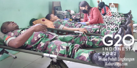 Ultah SMA Negeri 1 Merauke ke-9, Puluhan Prajurit TNI Ikut Donor Darah