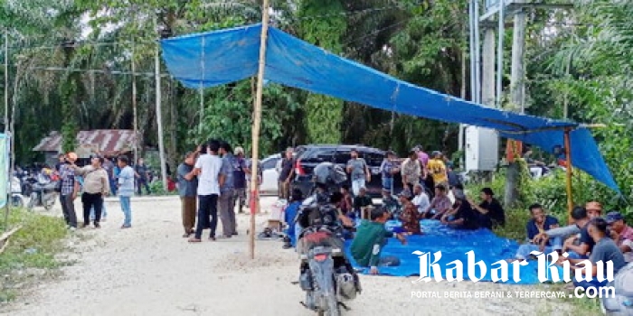 Warga Desa Kepau Jaya Blokir Jalan Masuk Lahan Negara yang Diduga Dikuasai Ayau