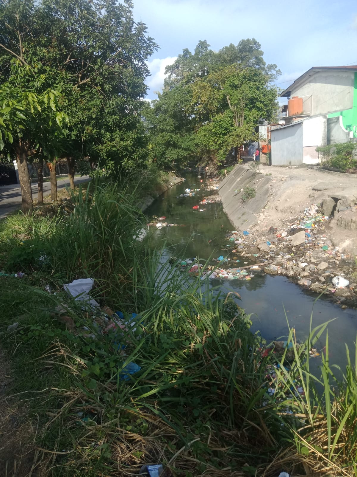 Walikota Medan Pernah Gotong Royong di Sungai Ini, Kini Penuh Sampah Lagi, Lurah SPT2 Diam Saja