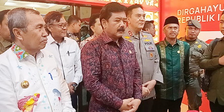 Menteri ATR/BPN Berjanji Melakukan Penegakan Hukum dan Akan Selesaikan Konflik Lahan di Riau
