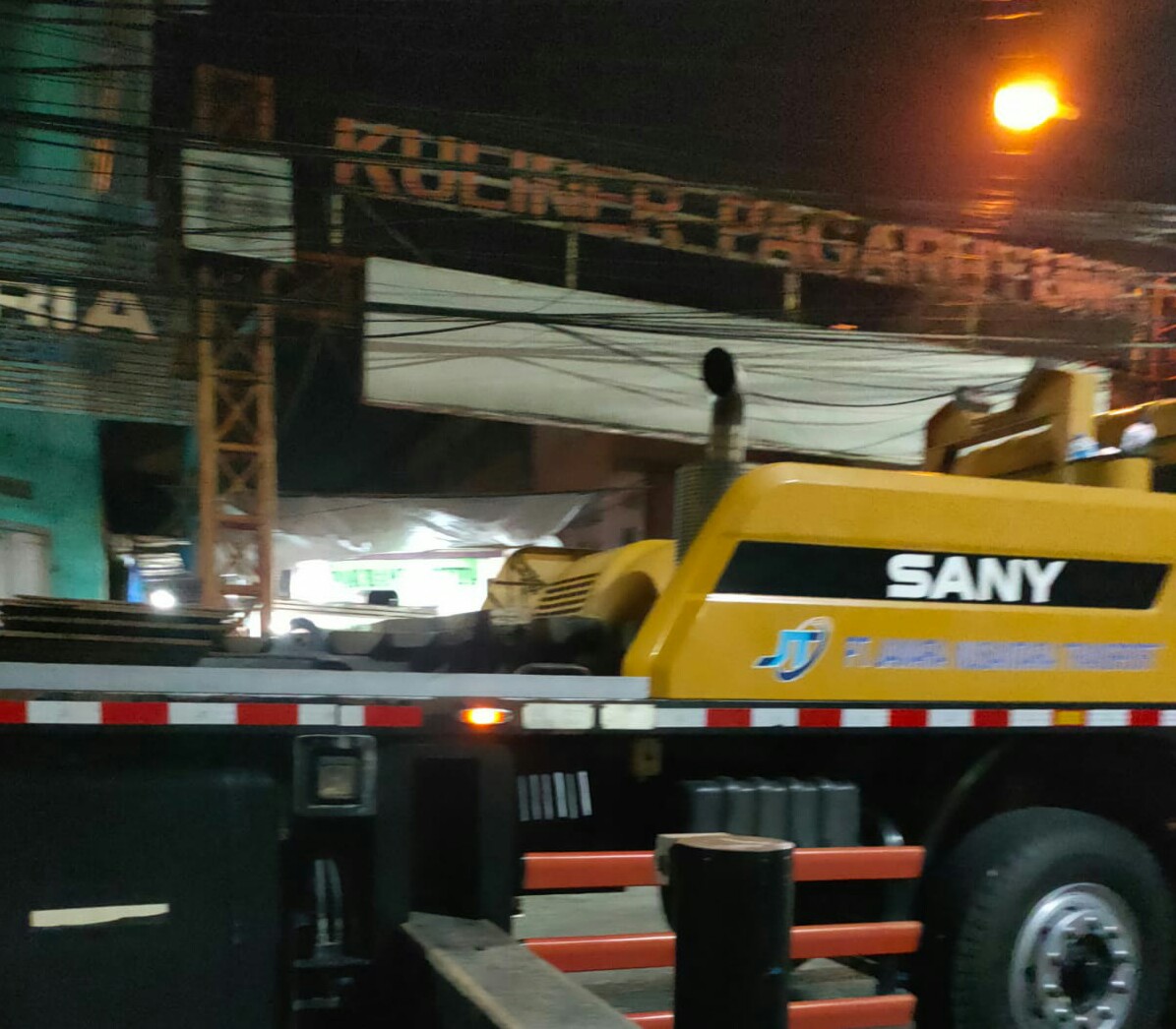 Liput Reklame Di Duga Tak Berizin dan Resahkan Warga, Kepling Ini Sebut Wartawan Abal - Abal