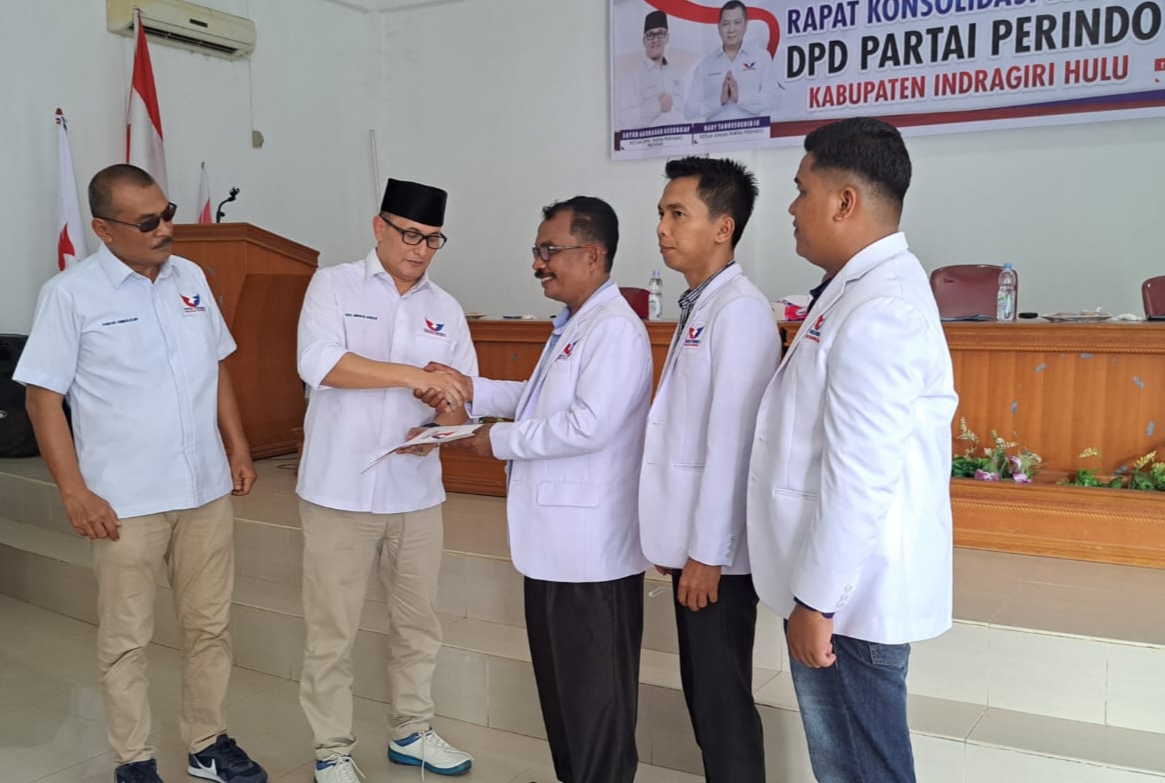 DPW Beri SK, DPD Perindo Inhu Targetkan 5 Kursi