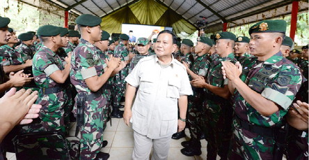 Menhan Prabowo Beri Pengarahan dan Berpesan Soal Keberanian, Kewaspadaan Pada Personel Satgas Yonif PR 330/TD