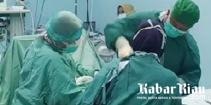Sukses Melakukan Operasi Penyumbatan Arteri RSUD Arifin Achmad Pekanbaru Mengukir Prestasi