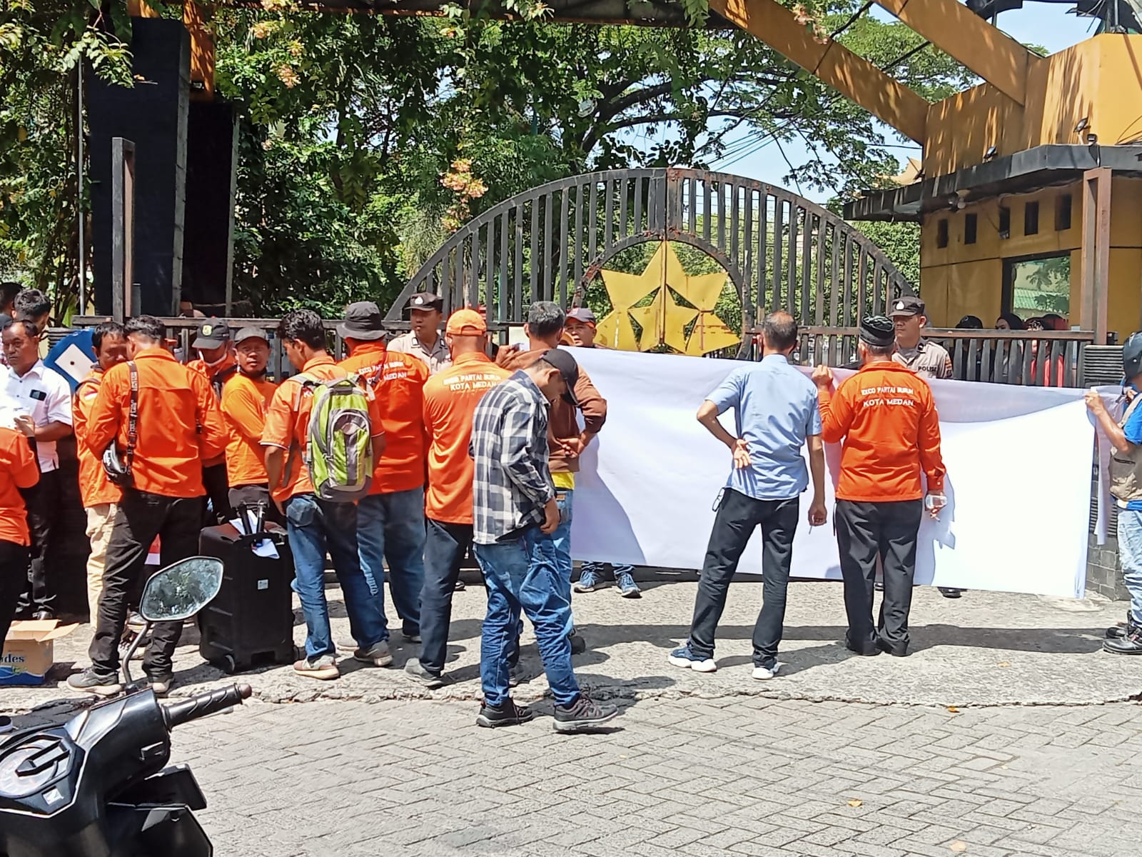 Dzholimi Pekerjanya, Partai Buruh Geruduk Panca Budi Medan, Minta Poldasu Periksa Rektor