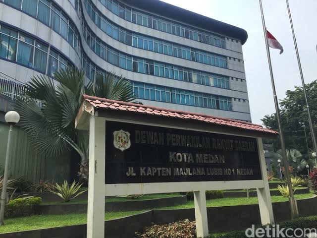 Sekwan Jangan Paksakan Kehendak, Copot BS Kepling Aur Yang Rangkap Jabatan Staff Ahli di DPRD Medan