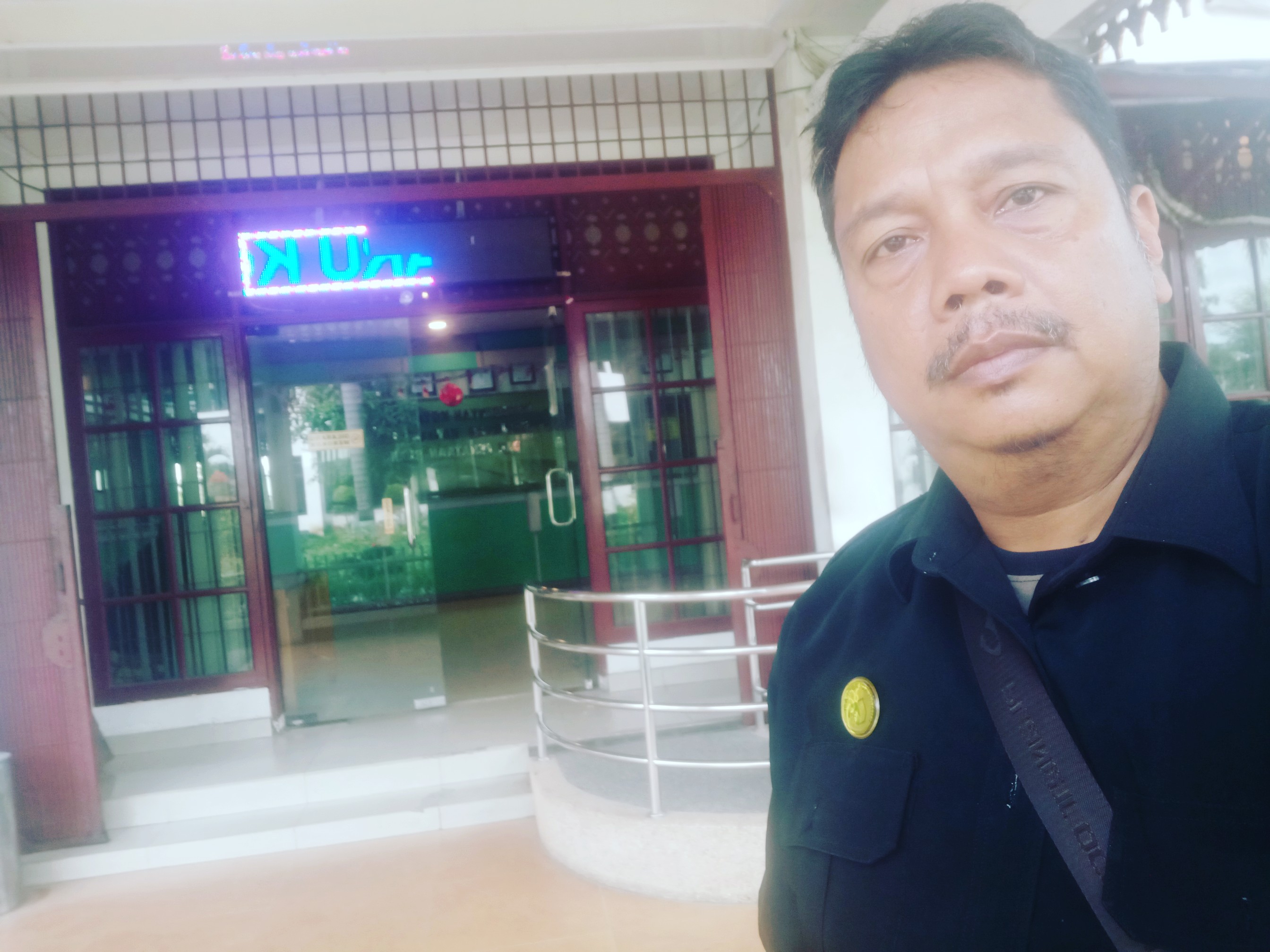 Berada Di Kawasan Pemukiman, Aktifis Ini Datangi PKPCKTR Medan, Minta Surati Satpol PP Untuk Eksekusi Gudang Di Jalan Mandor, Medan Timur