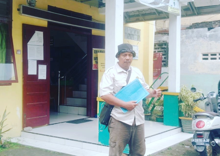 Datangi Kantor Kelurahan Indra Kasih Kecamatan Medan Tembung, Aktifis Ini Ajak Lurah Selamatkan Aset (Jalan) Pemko Medan Yang Di Duga "Di Curi"