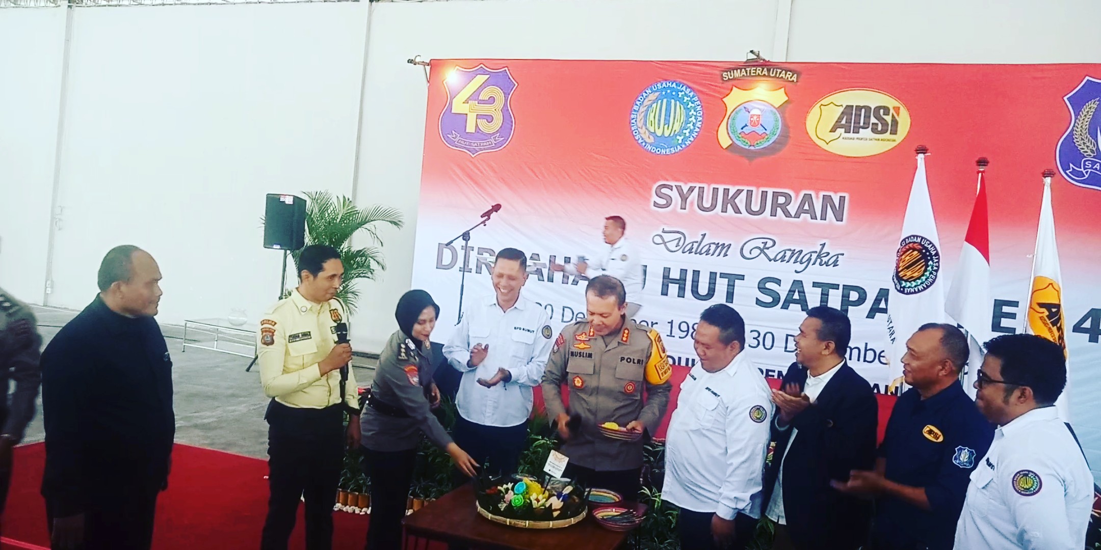 Usung Tema Satpam Tangguh Mendukung Pemilu Aman Damai, Dir Binmas Poldasu, ABUJAPI, APSI Potong Nasi Tumpeng HUT - Ke 43
