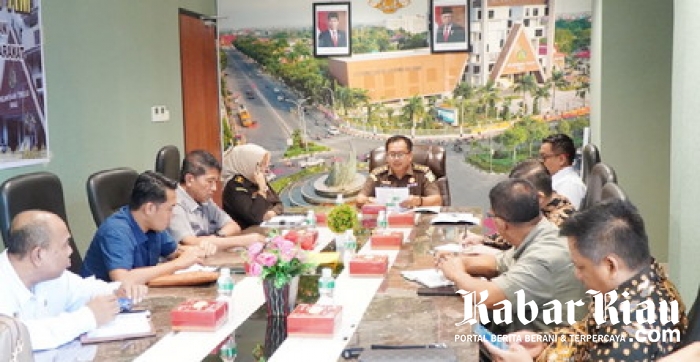 Begini Suasana Rapat PAKEM Di Kejaksaan Tinggi Riau
