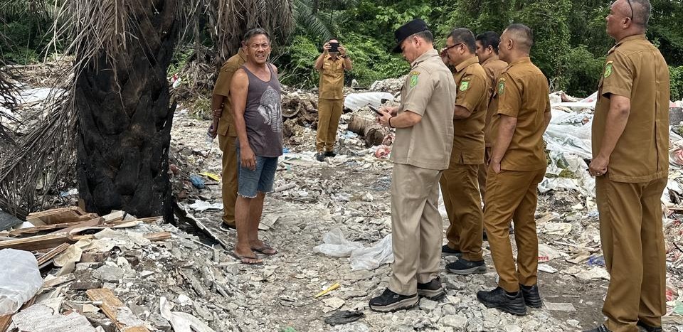 Pengunjung Wong Solo Apresiasi DLH dan Camat Medan Polonia Gerak Cepat (Gercep) Sidak TPS Liar Yang Bakar Sampah