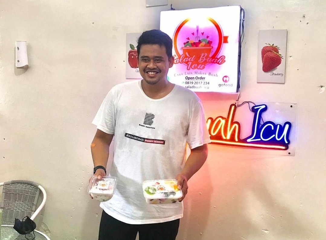 Ada Apa? UMKM Salad Buah Icu Akan Di "Robohkan" Tanpa Sosialisasi & Solusi, Padahal Pernah Di Kunjungi Menantu Presiden