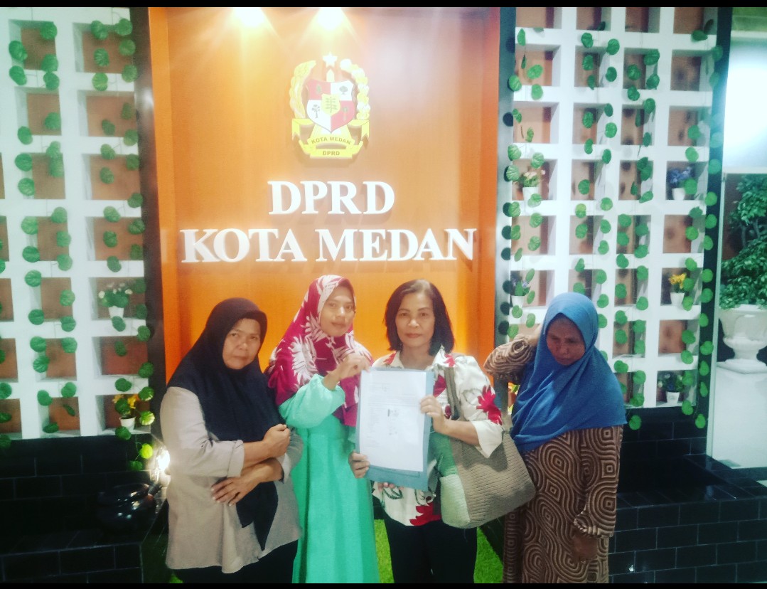 Takutnya Rumahnya Hancur Karena Abrasi, Emak - Emak Lampu Satu Kampung Baru, Surati Ketua DPRD Medan Minta Gelar RDP