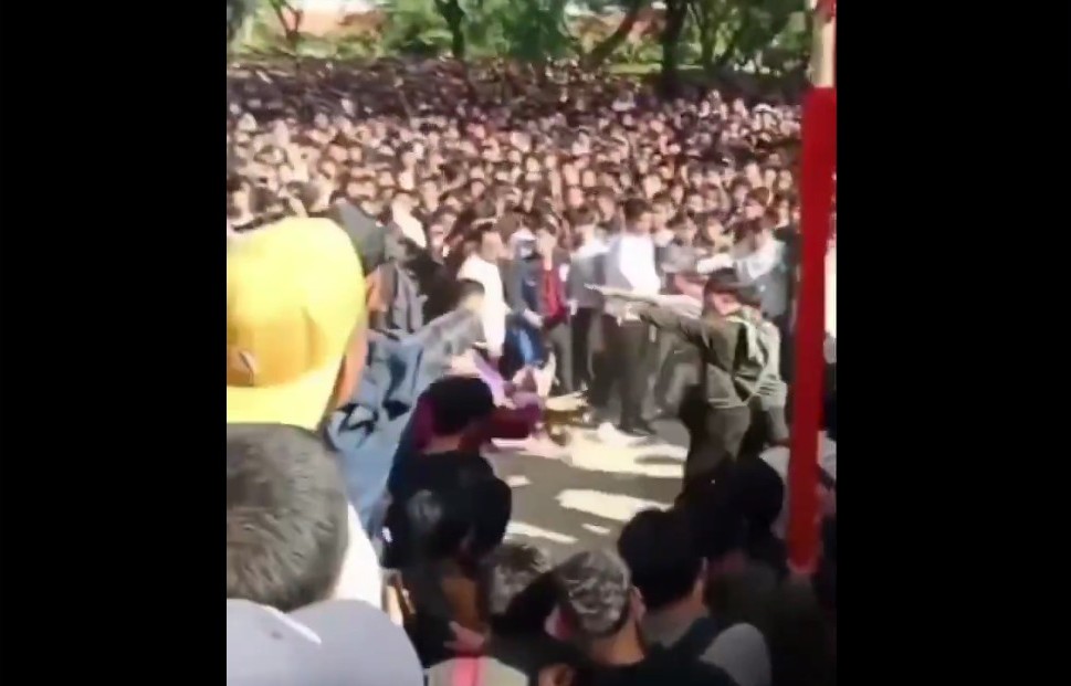 Angka Pengangguran Meningkat, Gelombang Manusia Pencari Kerja di Job Fair Bekasi Berhujung Ricuh