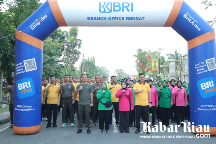 Mesra, TNI-Polri Kompak Gelar Jalan Santai