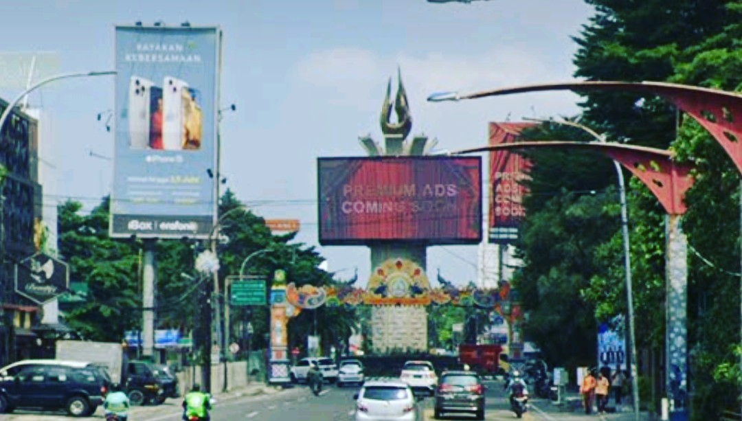 Kota Medan Hutan "Reklame